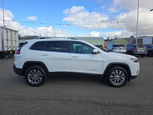 Used 2020 Jeep Cherokee Latitude Plus image 6
