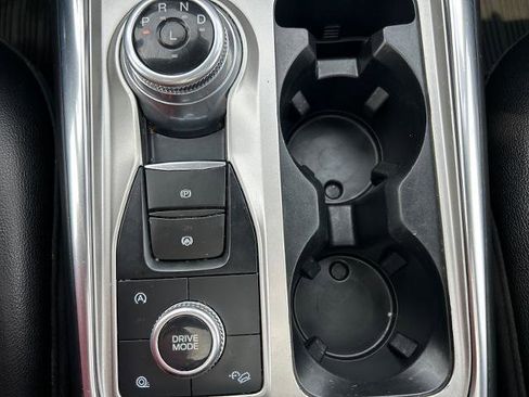 Certified 2021 Ford Explorer XLT w/ Equipment Group 202A image 33