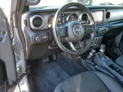 Used 2021 Jeep Gladiator Sport AWD/4WD image 12