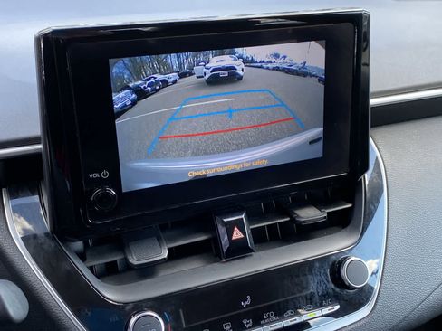 Used 2024 Toyota Corolla LE FWD image 30