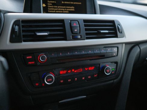 Used 2015 BMW 320i Sedan RWD image 22