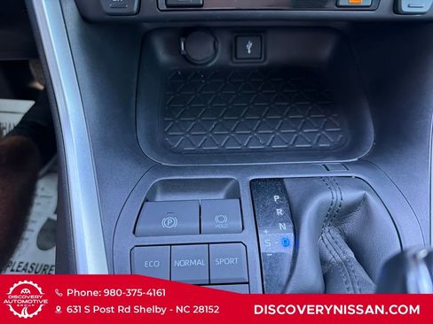 Used 2020 Toyota RAV4 XLE Premium FWD image 24