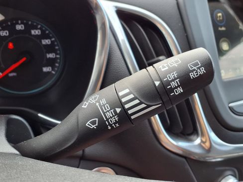 Used 2019 Chevrolet Equinox LT w/ Driver Convenience Package FWD image 26