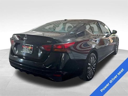Used 2024 Nissan Altima 2.5 SV FWD image 5