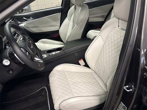 Used 2025 Genesis G70 3.3T Advanced w/ Sport Prestige Package image 23