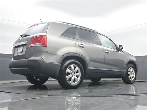 Used 2013 Kia Sorento LX w/ Convenience Pkg image 51