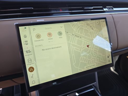 New 2026 Land Rover Range Rover Long Wheelbase SE image 22