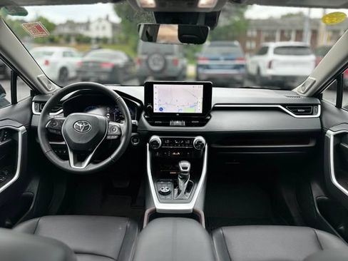 Used 2025 Toyota RAV4 Limited w/ Advanced Technology Package AWD/4WD image 17
