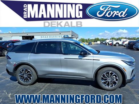 Used 2024 Lincoln Nautilus Premier image 1