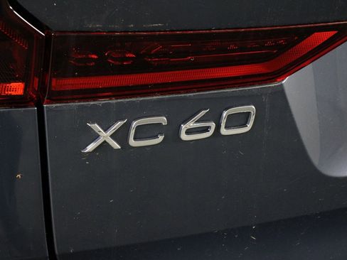 New 2026 Volvo XC60 T8 Ultra w/ Protection Package Premier AWD/4WD image 16