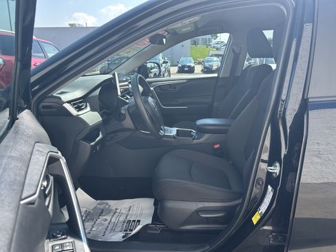 Certified 2025 Toyota RAV4 LE AWD/4WD image 13