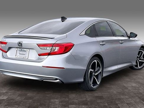 Used 2022 Honda Accord Sport image 2