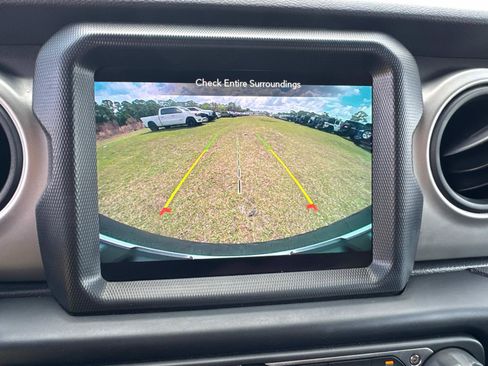 Certified 2021 Jeep Wrangler Unlimited Sport image 23