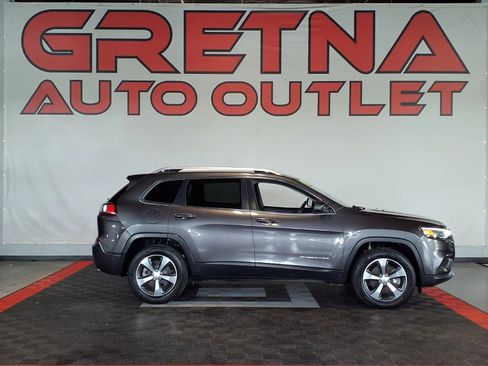Used 2019 Jeep Cherokee Limited AWD/4WD image 1