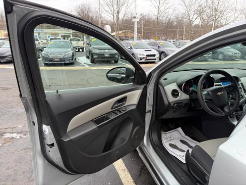 Used 2012 Chevrolet Cruze LS w/ Connectivity Package image 10