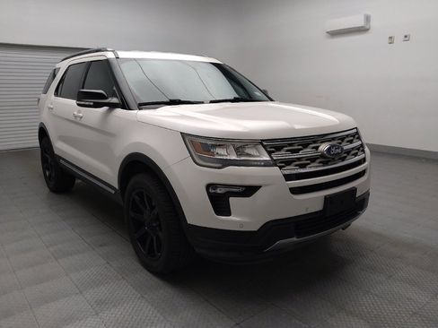 Used 2018 Ford Explorer XLT w/ Equipment Group 202A image 13