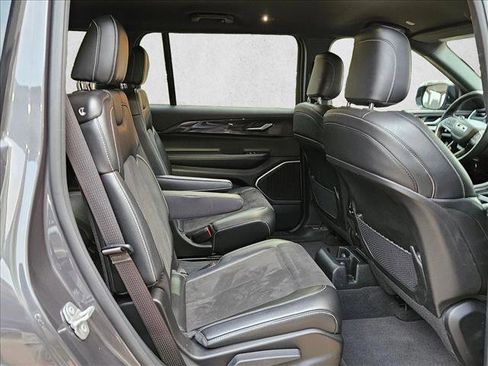 Used 2022 Jeep Grand Cherokee L Laredo AWD/4WD image 18