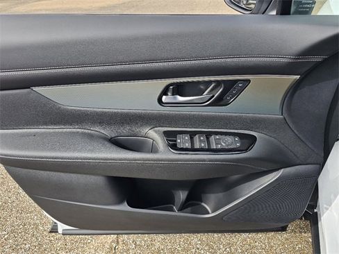 New 2025 Nissan Murano SL image 15