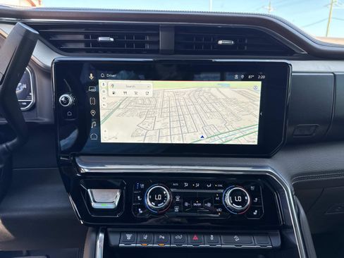 Used 2025 GMC Sierra 2500 Denali w/ Denali Reserve Package image 25