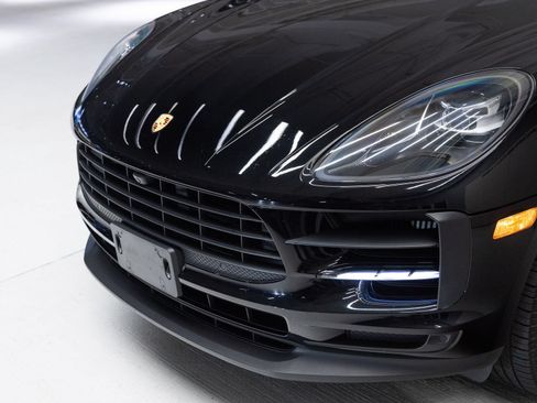 Certified 2021 Porsche Macan S AWD/4WD image 32