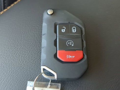 New 2024 Jeep Wrangler Unlimited Sahara w/ Technology Group image 29