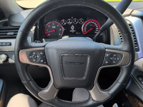 Used 2015 GMC Yukon XL Denali w/ Premium Package AWD/4WD image 23