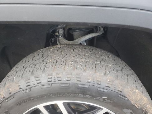 Used 2020 GMC Sierra 1500 AT4 w/ AT4 Premium Package image 10