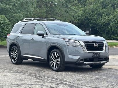 Used 2025 Nissan Pathfinder Platinum