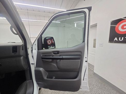 Used 2019 Nissan NV 2500 SV RWD image 25