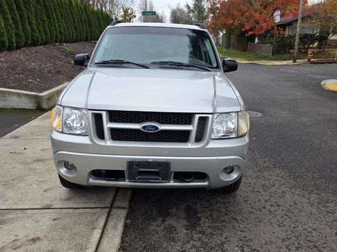 Used 2004 Ford Explorer Sport Trac 4x4 image 2