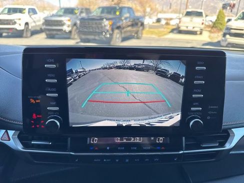 Used 2024 Toyota Sienna XSE image 27