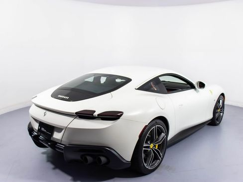 Certified 2022 Ferrari Roma image 2