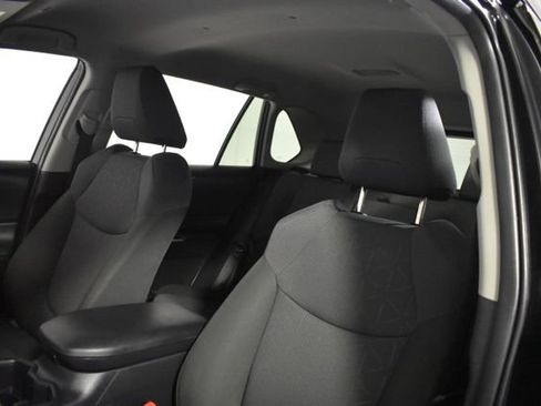 Used 2025 Toyota RAV4 XLE FWD image 10