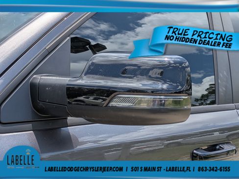 Used 2023 RAM 1500 Laramie AWD/4WD image 11