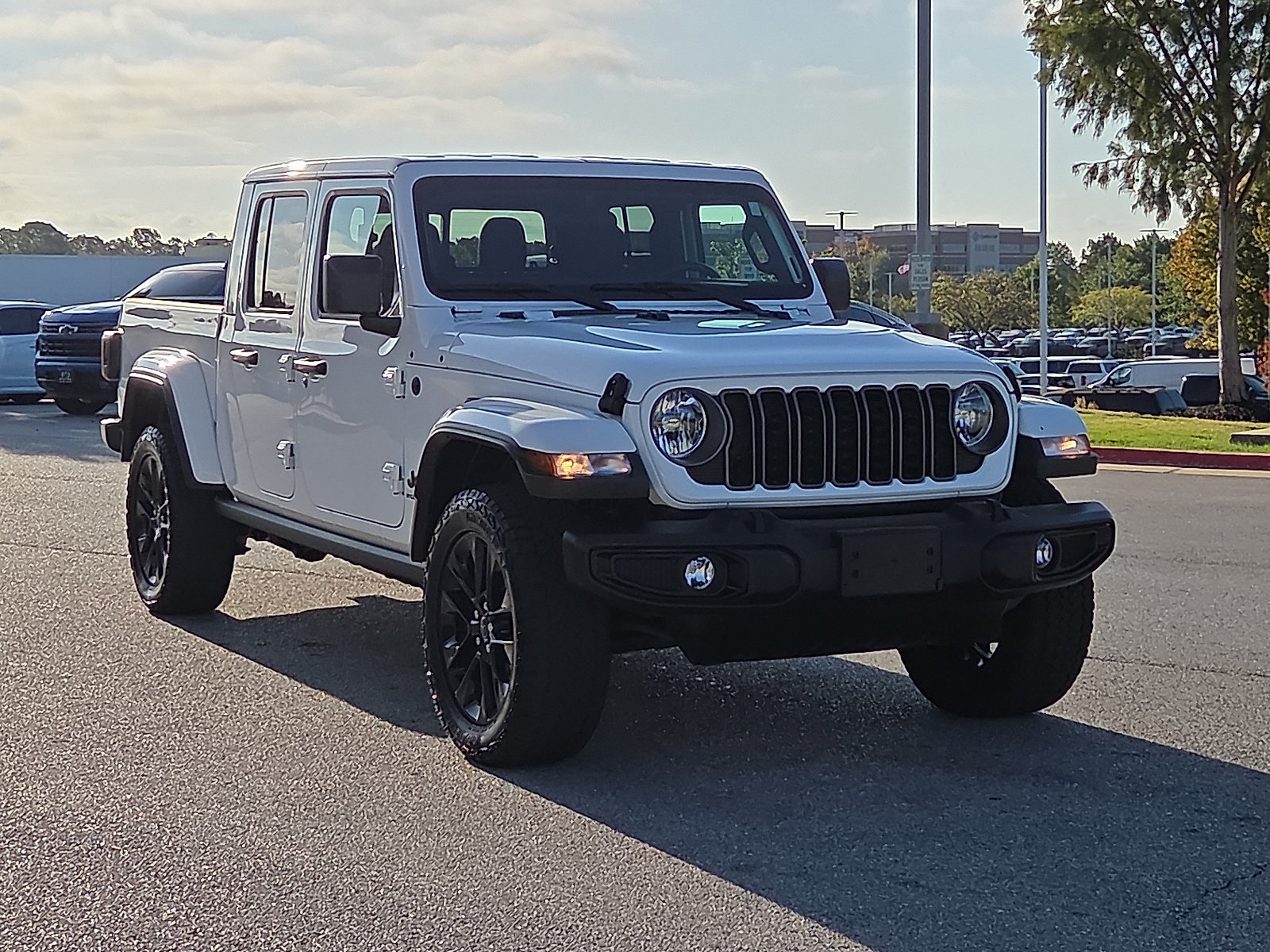 Used 2025 Jeep Gladiator Sport AWD/4WD image 1