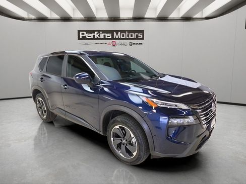 Used 2025 Nissan Rogue SV image 8