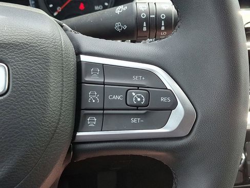 Used 2025 Jeep Compass Limited AWD/4WD image 23