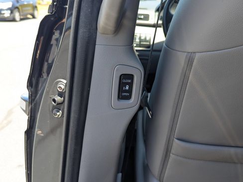 Used 2017 Honda Odyssey EX-L image 23