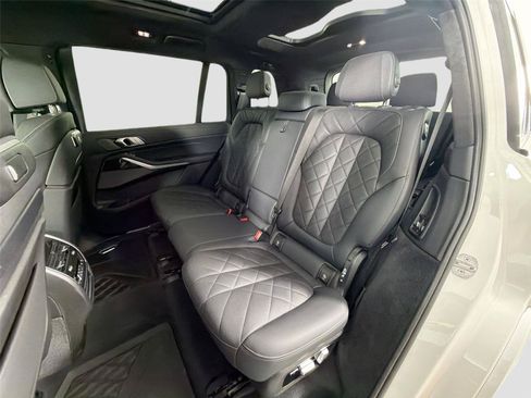 Used 2024 BMW X7 xDrive40i w/ Executive Package AWD/4WD image 24