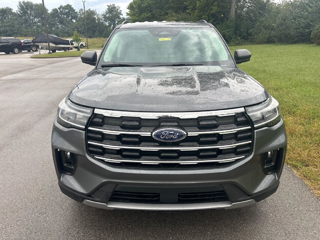 Used 2025 Ford Explorer Active w/ Active Comfort Package AWD/4WD image 11