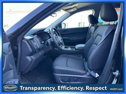 Certified 2024 Nissan Pathfinder SV image 14