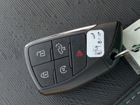 Used 2023 GMC Sierra 1500 AT4X image 32