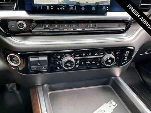 Used 2024 Chevrolet Silverado 3500 High Country w/ High Country Premium Package AWD/4WD image 17