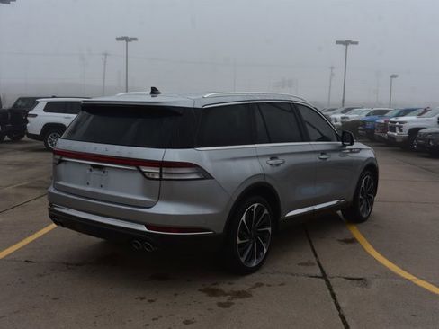 Used 2022 Lincoln Aviator Reserve w/ Equipment Group 201A image 5