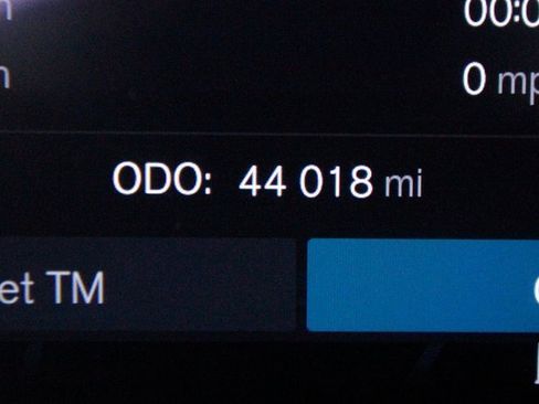 Certified 2023 Volvo XC60 B5 Plus w/ Protection Package Premier image 5