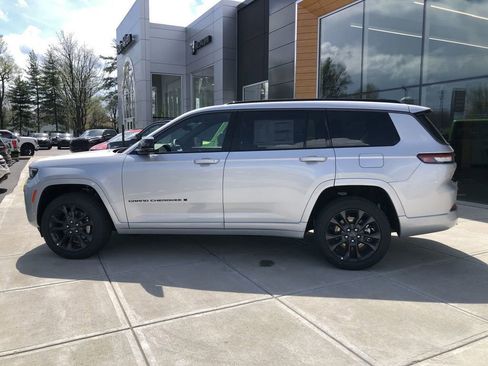 New 2026 Jeep Grand Cherokee L Limited image 3