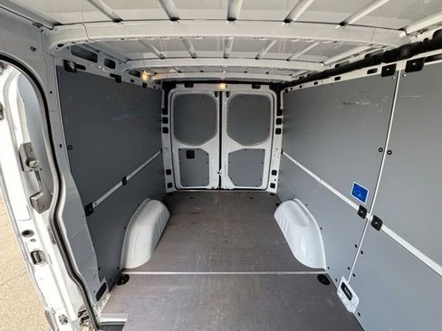 Used 2021 Mercedes-Benz Sprinter 2500 image 13