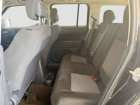 Used 2017 Jeep Patriot Latitude FWD image 21
