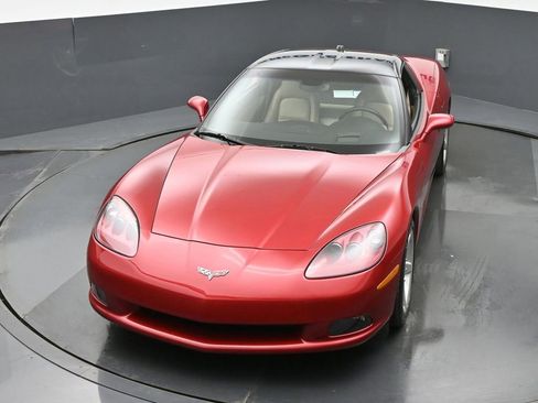 Used 2005 Chevrolet Corvette Coupe w/ Preferred Equipment Group image 19