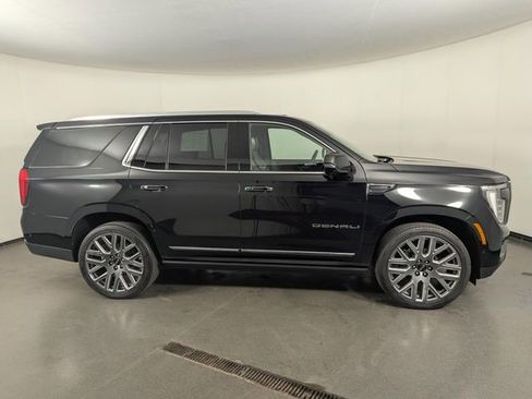 Used 2025 GMC Yukon Denali Ultimate image 8